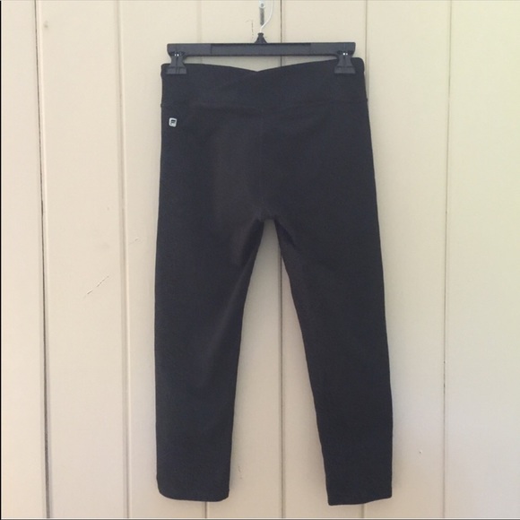 Fabletics Winn powerhold crop capri legging - Picture 3 of 4